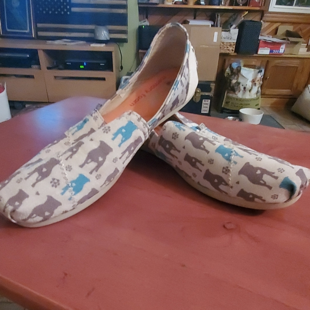 Bob's size 7